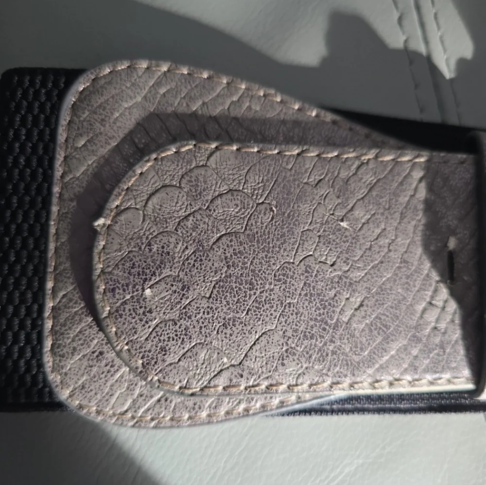 Silver Buckle Belt polyester size Medium‎